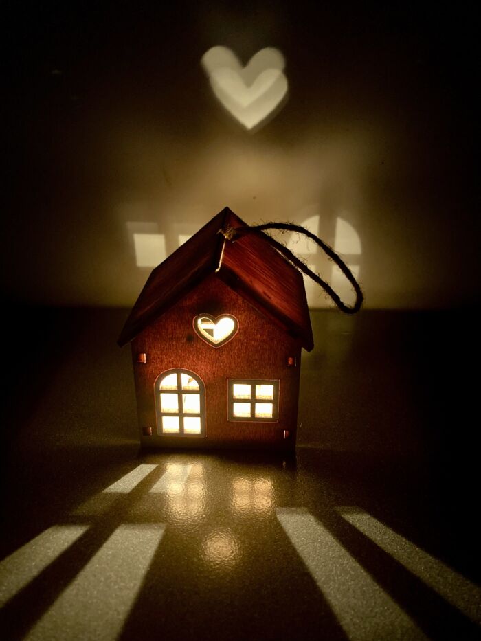Casetta legno, luminosa - immagine 2