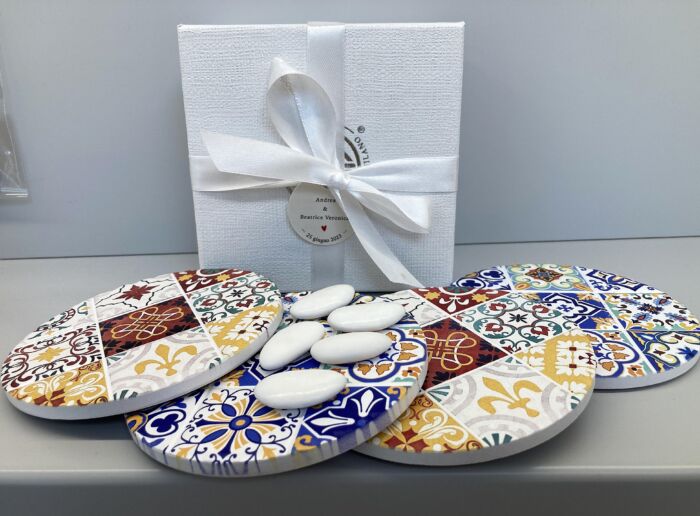 Bomboniera in ceramica: 4 sottobicchieri maiolica